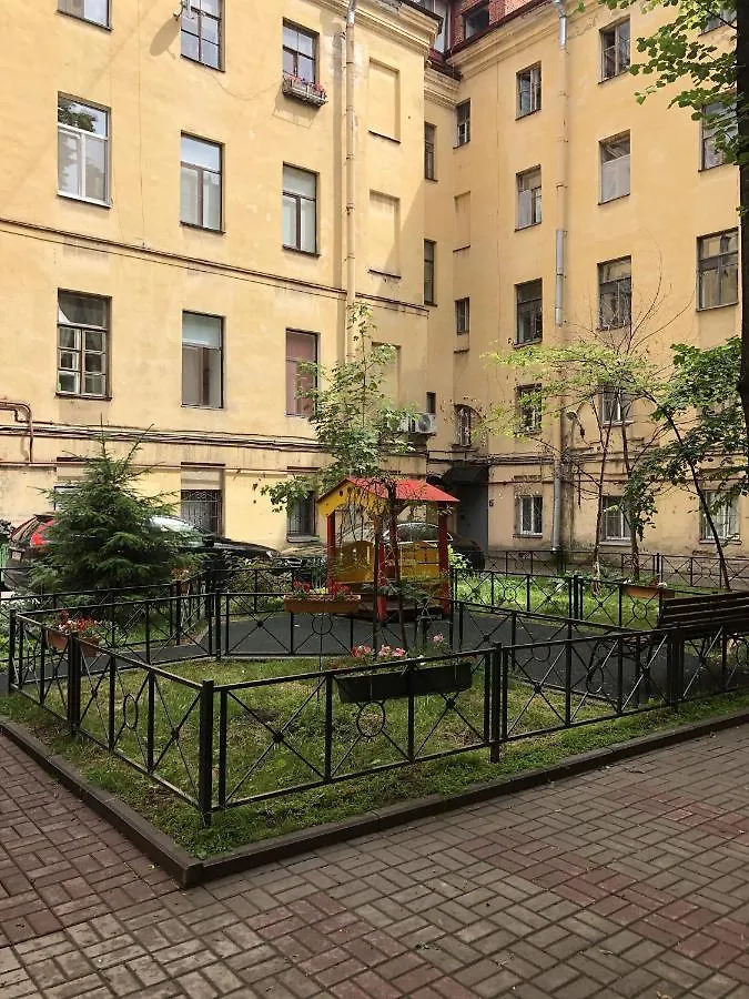 Na Konyushennom Apartments Saint Petersburg